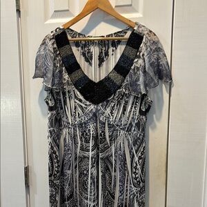 Apt 9 Elegant Black and White Women's dress size 1X ,beaded neck, flutter sleeve